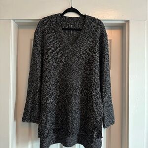 Athleta Black and Gray V-Neck Sweater